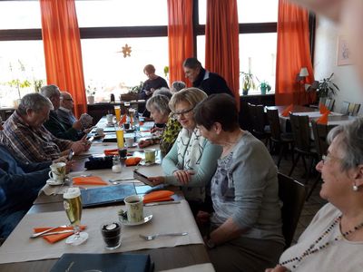 Gemeinsame Einkehr im Tennisheim
